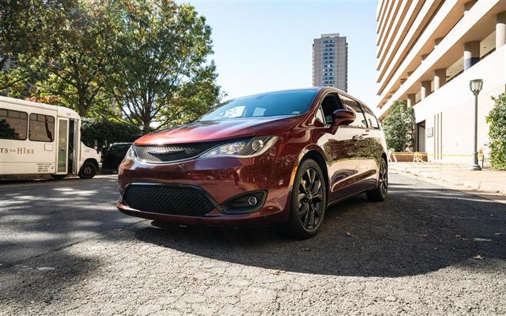 $13550 : 2018 CHRYSLER PACIFICA image 7