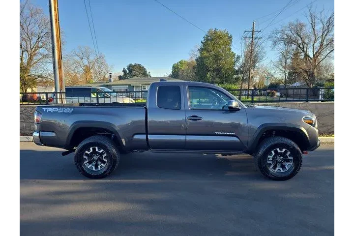 $39995 : Toyota Tacoma 2020 4x4 TRD O image 3