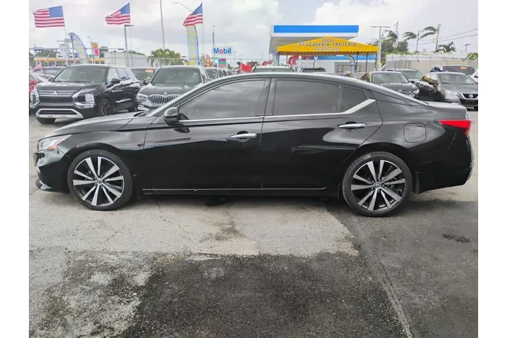 $10900 : 2020 Altima 2.0 Platinum image 8