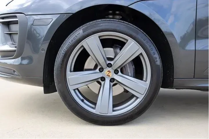 $38350 : Porsche Macan 2022 AWD 4dr S image 9