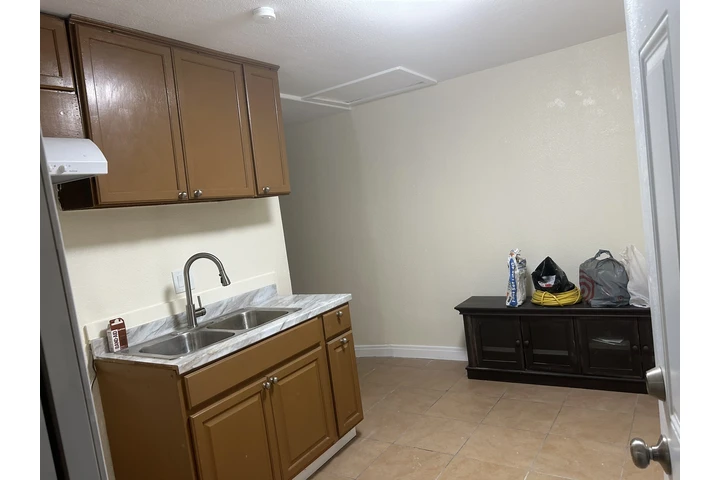 $1600 : 1600 estudio image 10