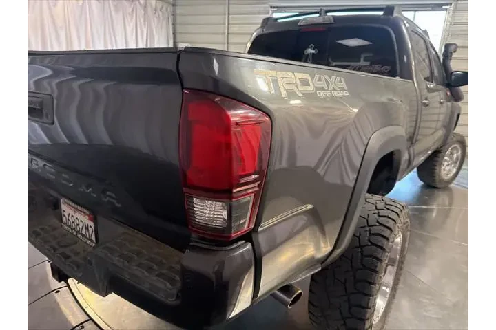 $28999 : Toyota Tacoma 2018 4x4 TRD O image 10