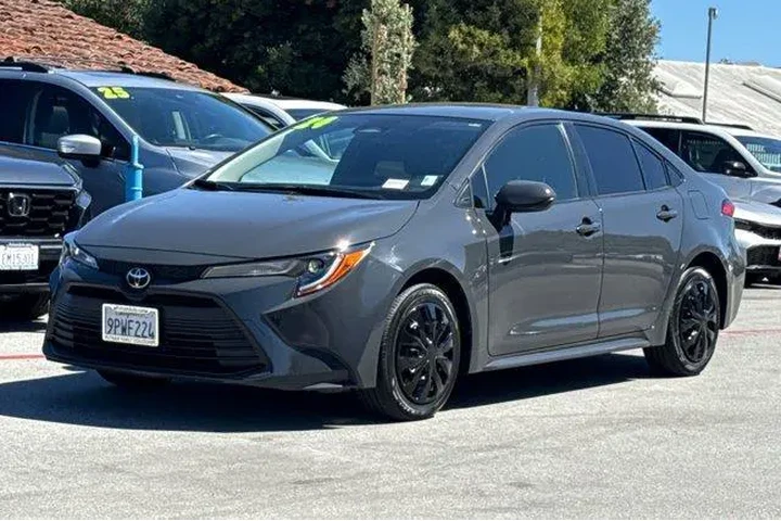 $22888 : Toyota Corolla 2024 LE 4dr S image 5