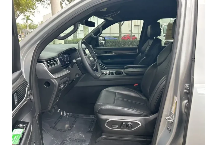 $36108 : Jeep Wagoneer L 2023 4x4 Ser image 5