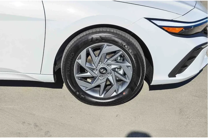 $26995 : Hyundai ELANTRA Hybrid 2026 image 10