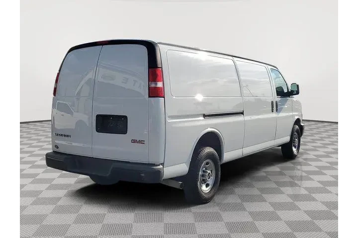$23591 : GMC Savana 2023 2500 3dr Ext image 4
