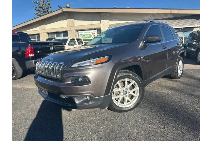 2014 Cherokee Latitude image 9