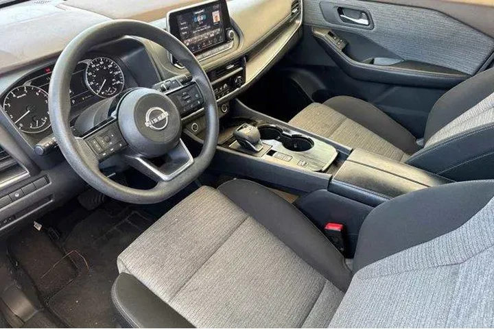 $17881 : Nissan Rogue 2023 SV 4dr Cro image 8