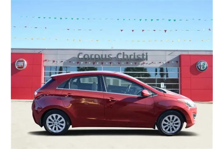 2016 Elantra GT image 9