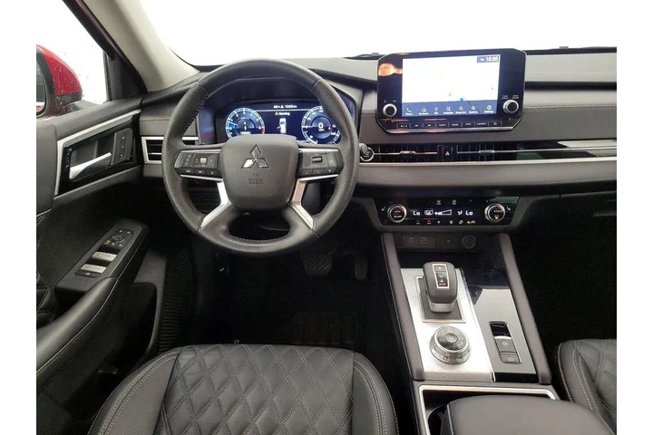 $27998 : Mitsubishi Outlander 2023 SE image 10
