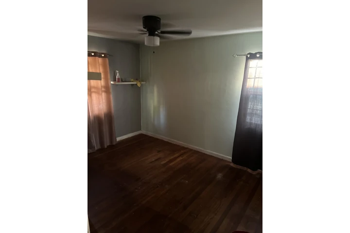 $650 : Se renta una recámara privada image 1