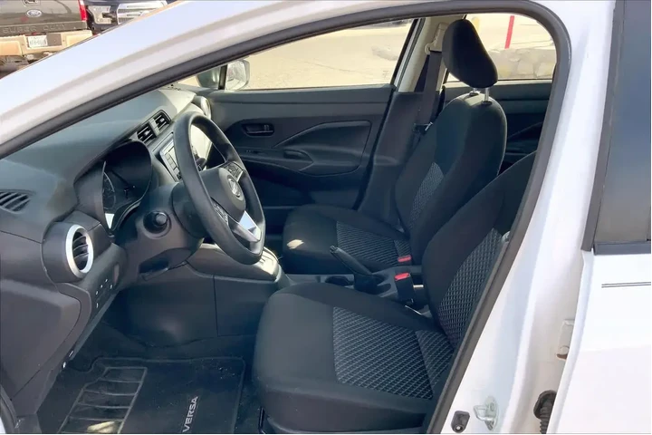 $14259 : Nissan Versa 2022 S 4dr Seda image 6