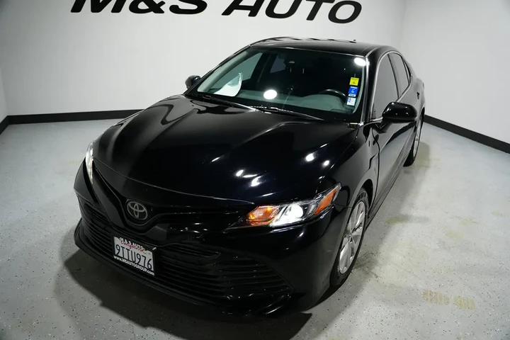 $13821 : 2019 Camry image 3