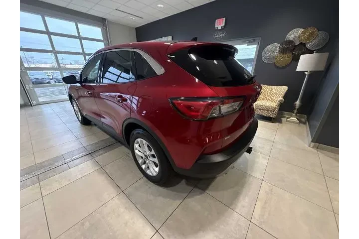 $15987 : Ford Escape 2020 SE 4dr SUV image 5
