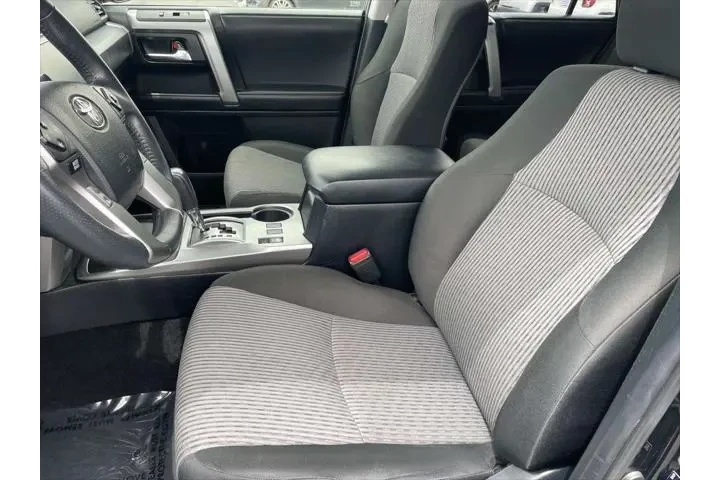$32984 : Toyota 4Runner 2022 4x2 SR5 image 10