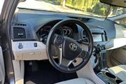 $6800 : 2013 Venza LE thumbnail