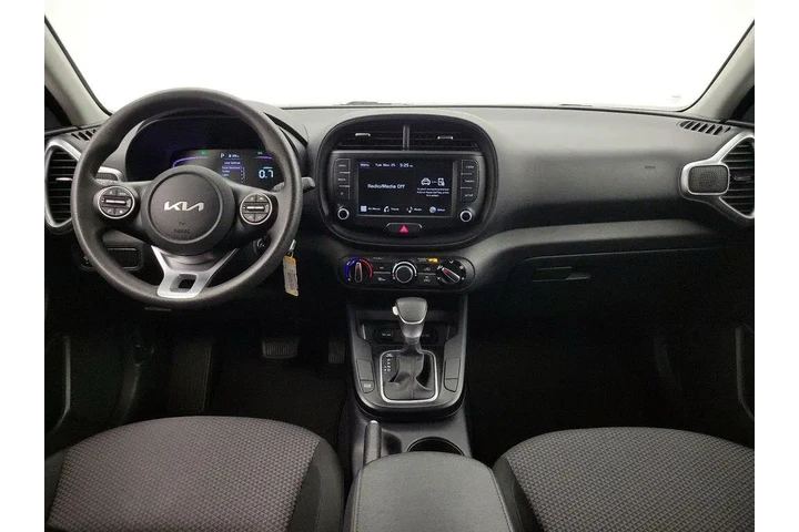 $16998 : Kia Soul 2023 LX 4dr Crossov image 9