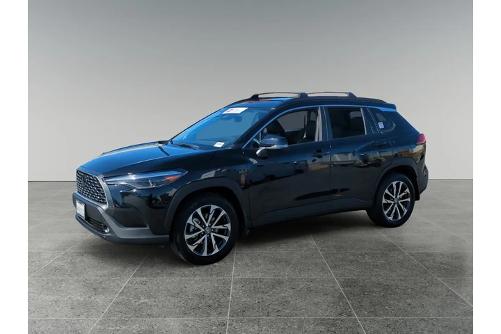 $31003 : Toyota Corolla Cross 2024 XL image 1