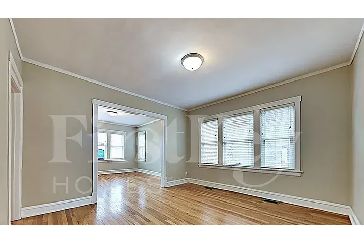 $1870 : HOUSE TO LET IN CHICAGO IL image 4
