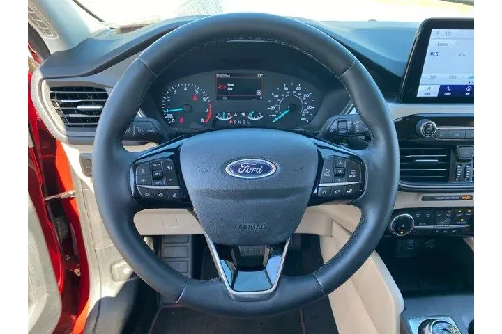 Ford Escape 2022 SEL 4dr SUV image 9