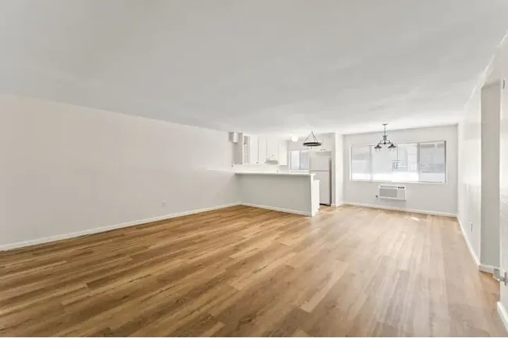 $1070 : Renta Apto 1Hab Premium LA USA image 6