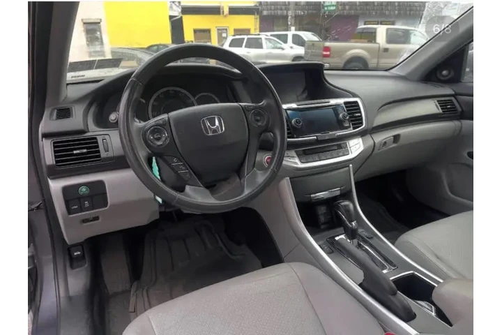 $10300 : 2013 Accord LX image 6