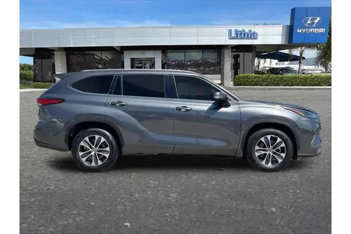 $28999 : Toyota Highlander 2022 XLE 4 image 8