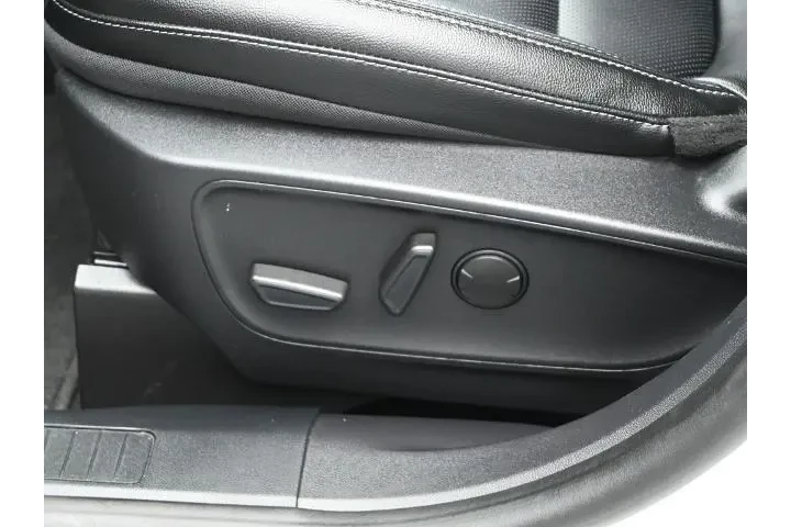 $19600 : Ford Escape 2022 SEL 4dr SUV image 10