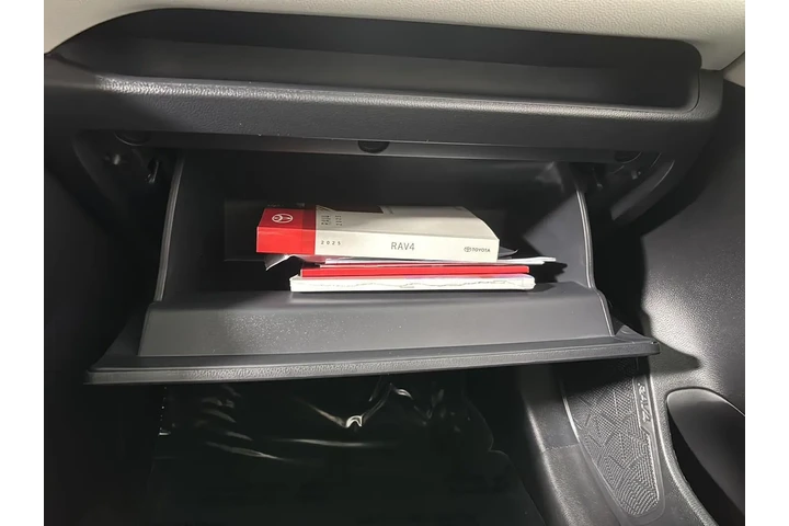 $38494 : Gold Certified 2025 RAV4 XLE image 9