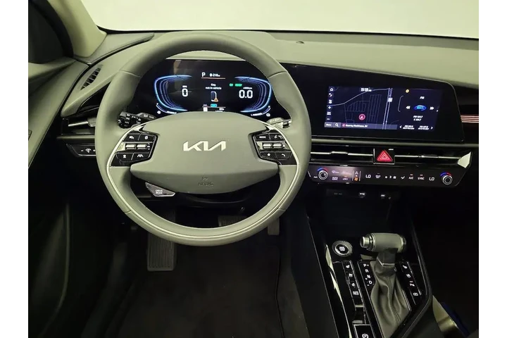 $29998 : Kia Niro 2024 SX 4dr Crossov image 10