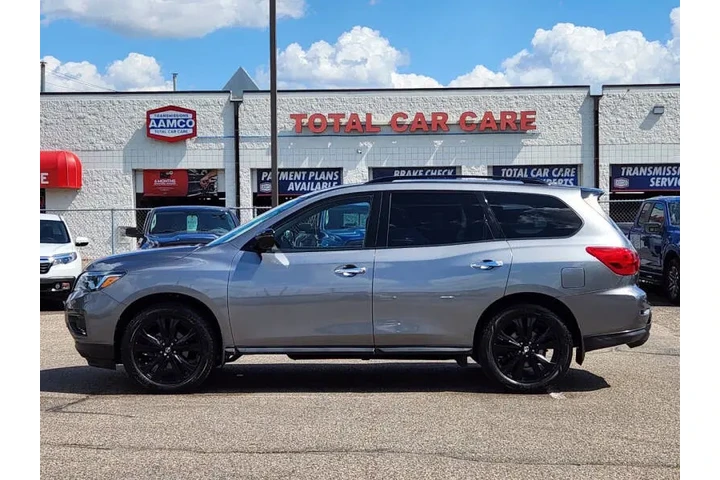 $14972 : 2018 Pathfinder SL image 3