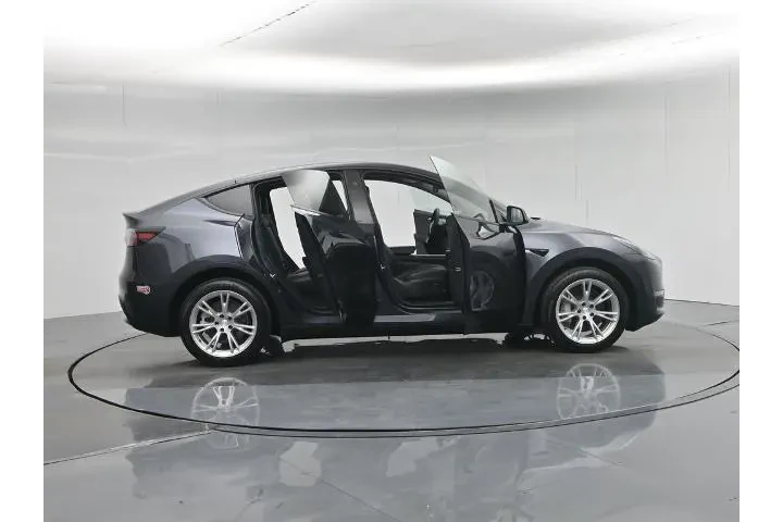 $37400 : Tesla Model Y 2024 AWD Long image 3