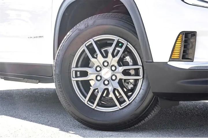 $33555 : GMC Acadia 2025 Elevation 4d image 2