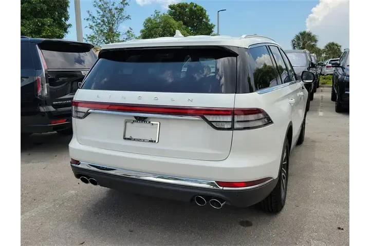 Lincoln Aviator 2023 Standar image 6