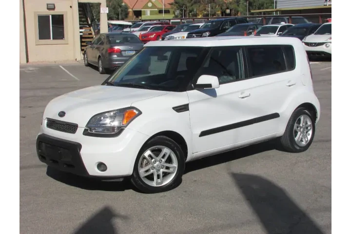 $6995 : 2011 Soul + image 4