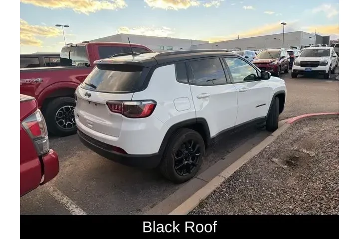 $27798 : Jeep Compass 2023 4x4 Latitu image 4