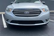 $8999 : 2013 Taurus SEL FWD thumbnail