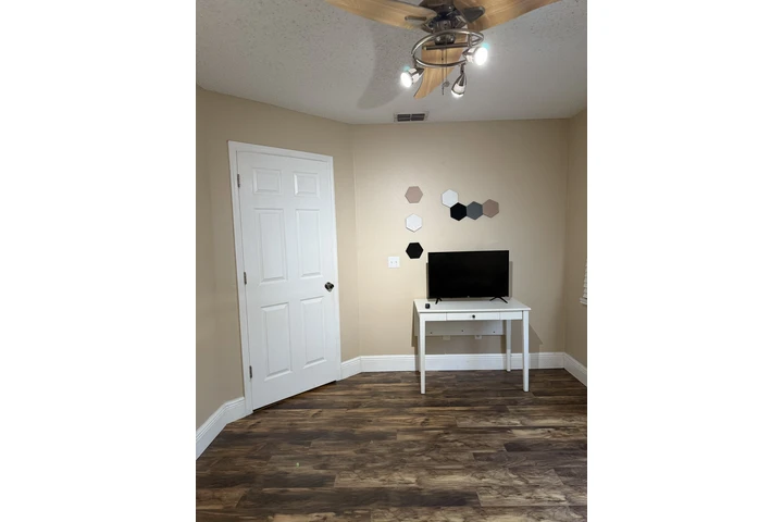 $850 : Se renta habitación image 2