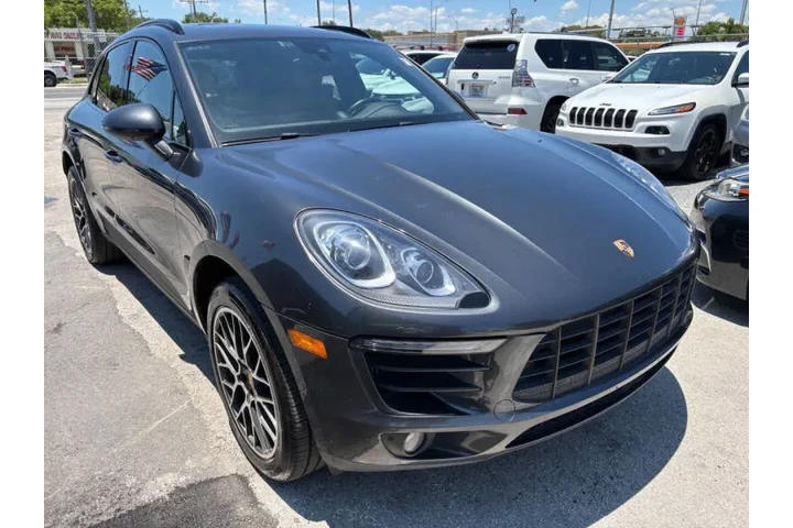 2017 Macan S image 6