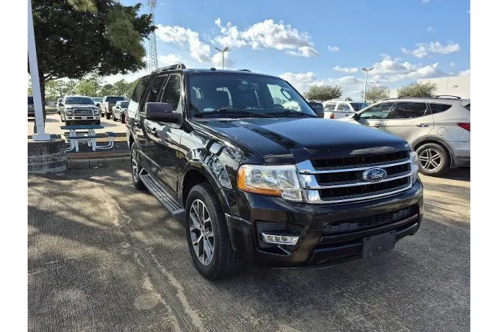 $21591 : Ford Expedition 2017 4x2 XLT image 2