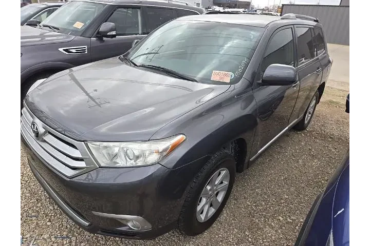 $12847 : Toyota Highlander 2013 Base image 5