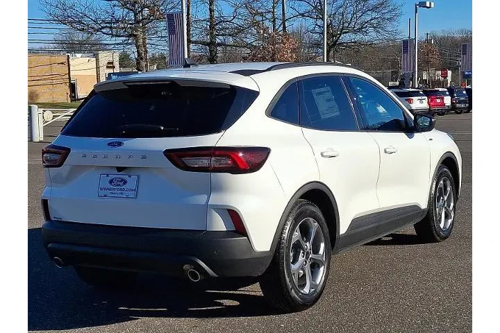 $32749 : Ford Escape 2025 ST-Line 4dr image 6