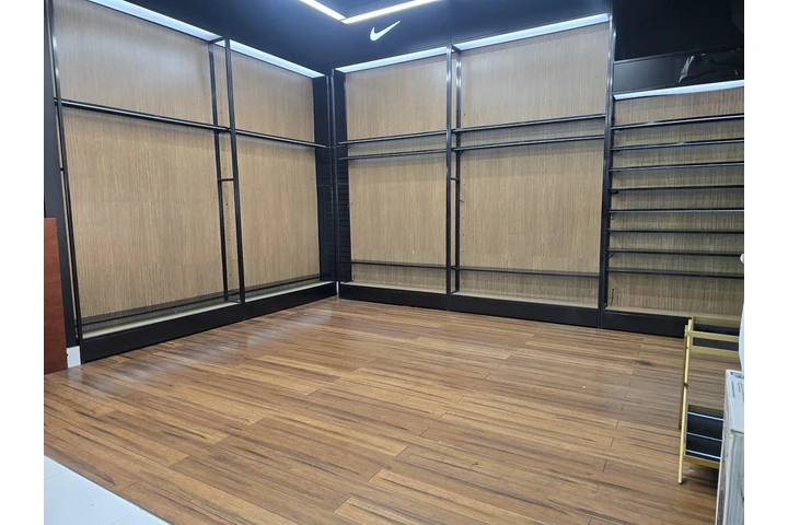 $1000 : Espacio comercial en renta image 4