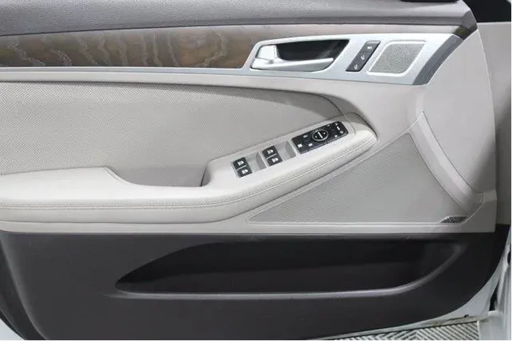 $24971 : Genesis G80 2018 3.8 4dr Sed image 3