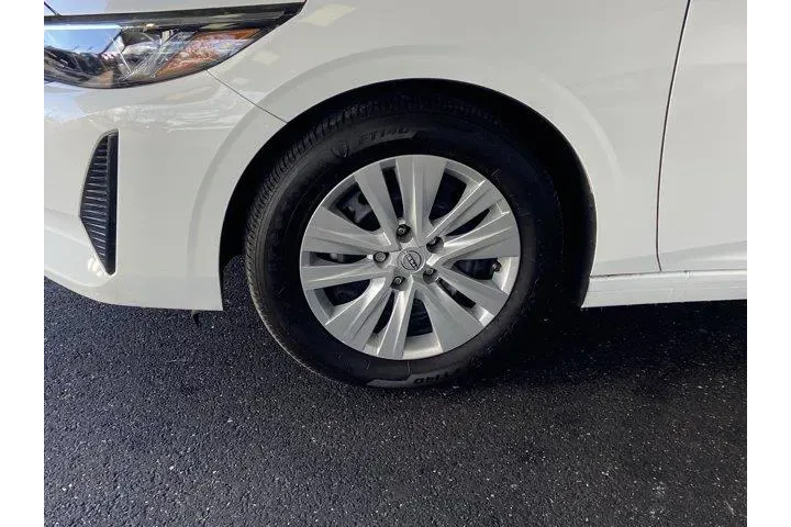 $15949 : Nissan Sentra 2025 S 4dr Sed image 9