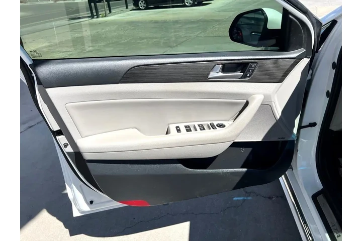 2018 Sonata Hybrid Limited w/ image 10