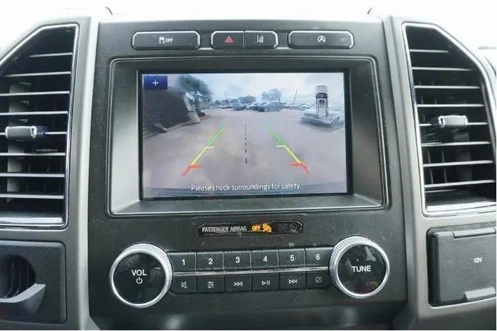 $29888 : Ford Expedition 2021 4x2 XLT image 9