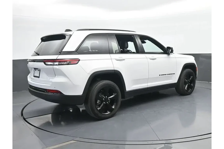 $28990 : Jeep Grand Cherokee 2023 4x2 image 6