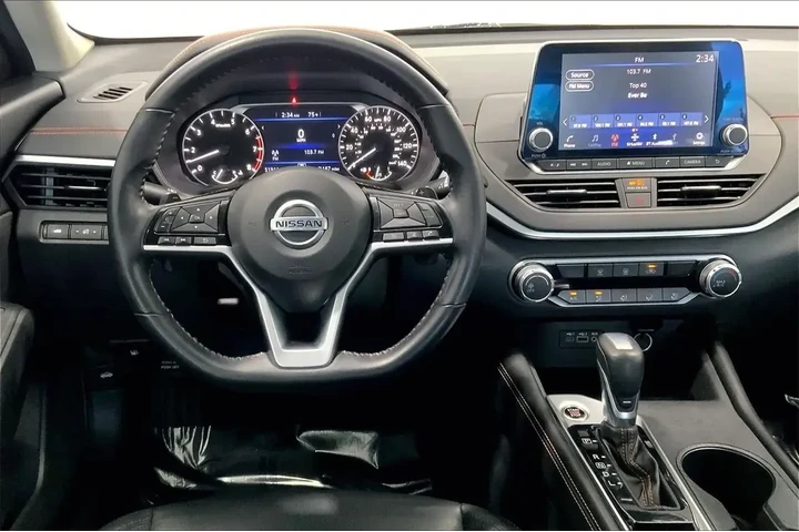 $17492 : Nissan Altima 2021 2.5 SR 4d image 4