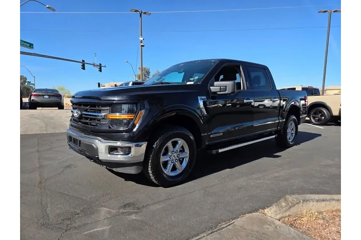 $38706 : Ford F-150 2024 4x4 XLT 4dr image 2